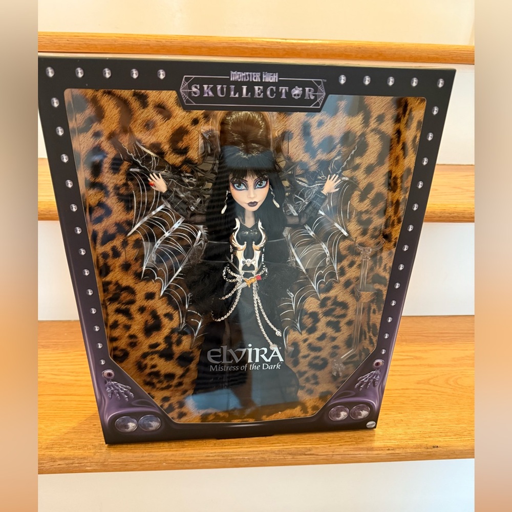 Nwt Monster High Skullector Elvira Doll
